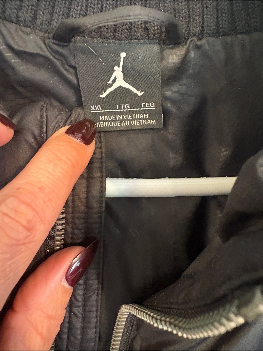 Jordan Men’s Black Quilted Puffer Vest - Picture 3 of 5